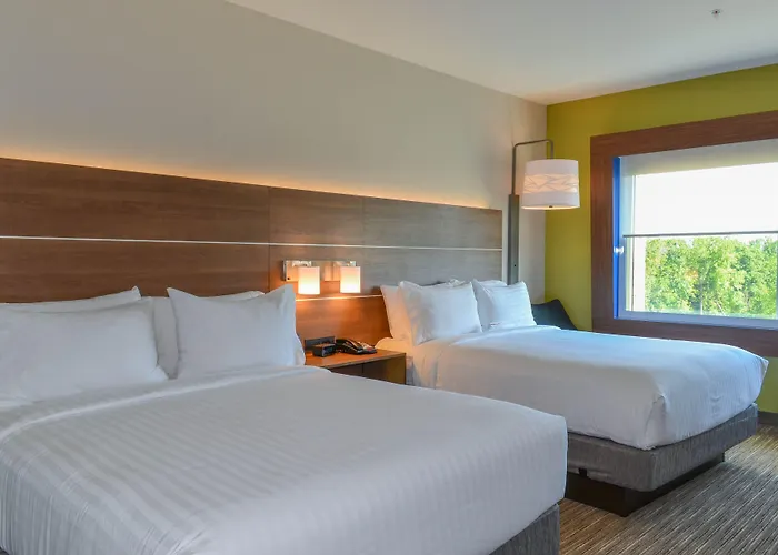 Holiday Inn Express & Suites - Charlotte Ne - University Area By Ihg